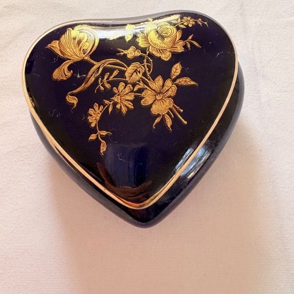 Vintage Limoges Rochard France Cobalt Blue & Gold Hand Painted Heart Box - Picture 1 of 10